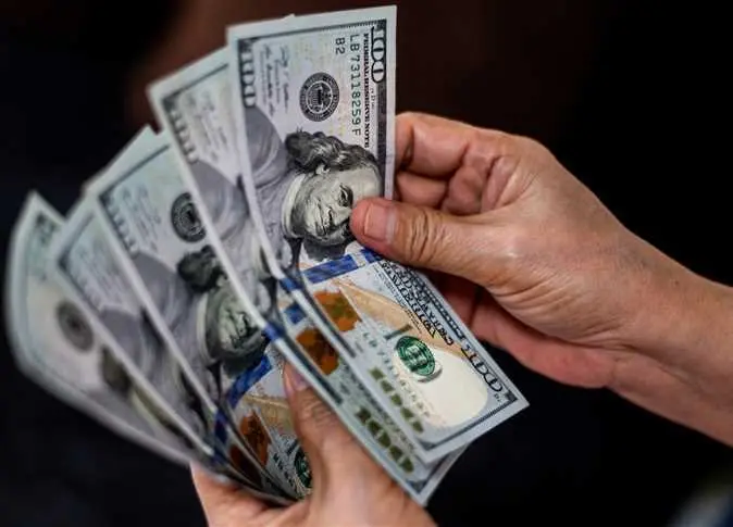 فتح حساب دولاري في البنوك