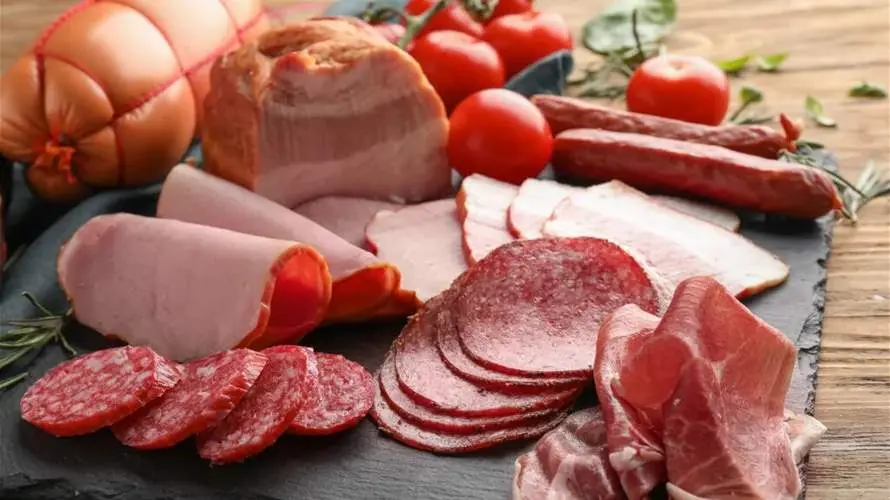 أطعمة ومشروبات قد تزيد خطر الإصابة بالسرطان