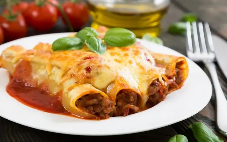 طريقة عمل كانيلوني باللحم المفروم