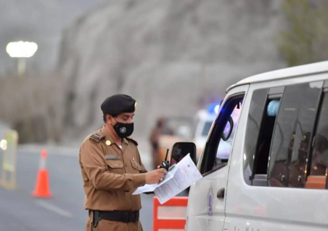 منع دخول المقيمين إلى مكة دون تصريح